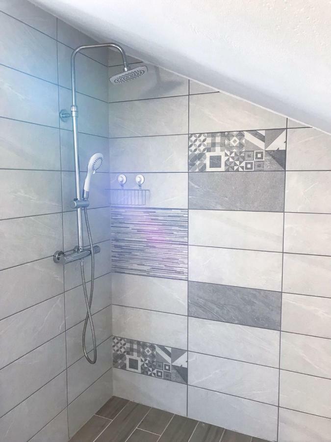 Apartma Borghetto *
