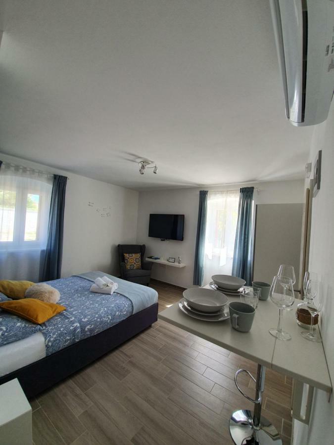 Apartma Borghetto *